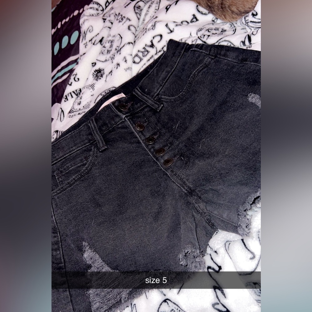 Kohls black jean shorts , size 5/27 never worn